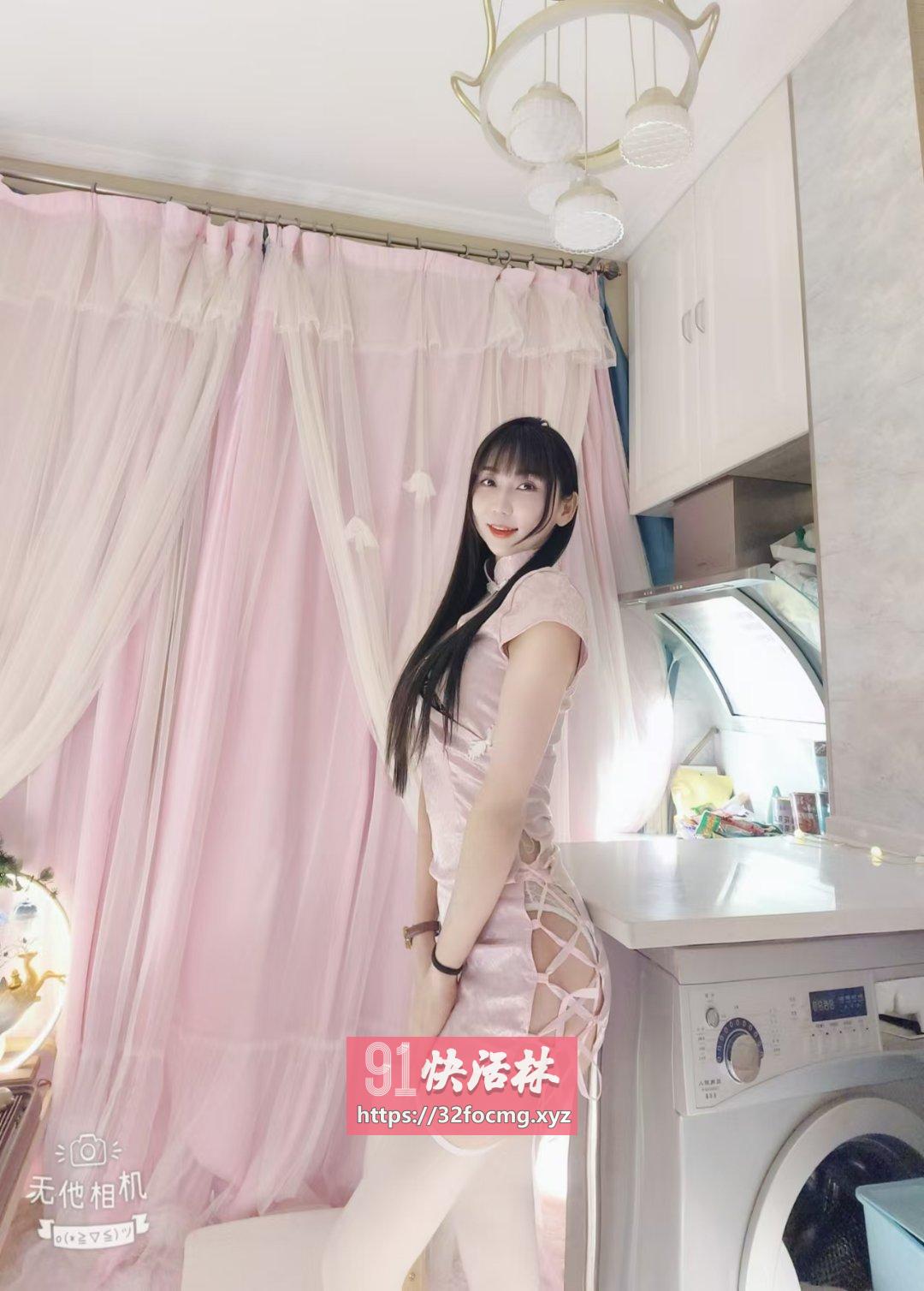 大胸纹身小甜妹人照一致