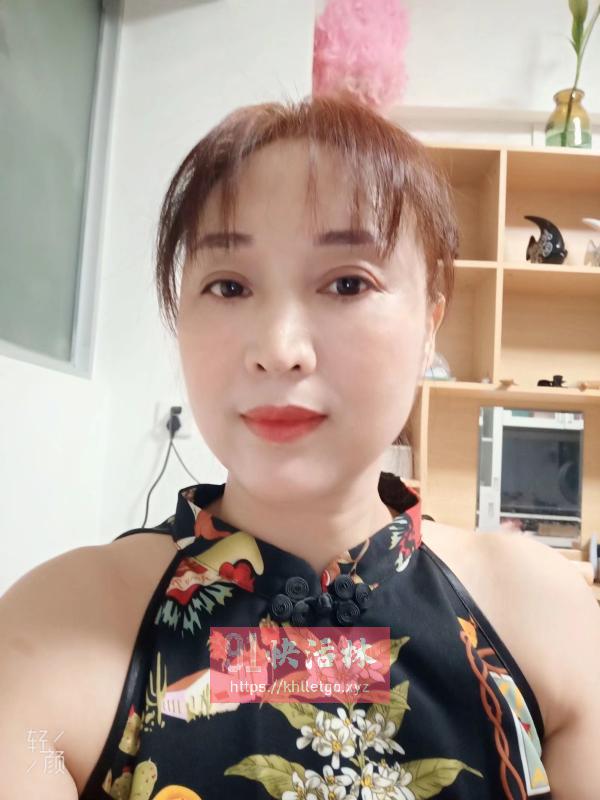 大奶熟妇一枚