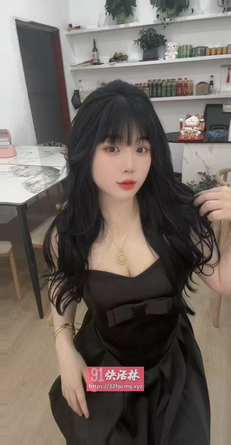 妹妹身材火辣舌头灵活