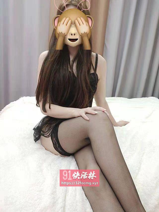 翘臀骚妹甜甜