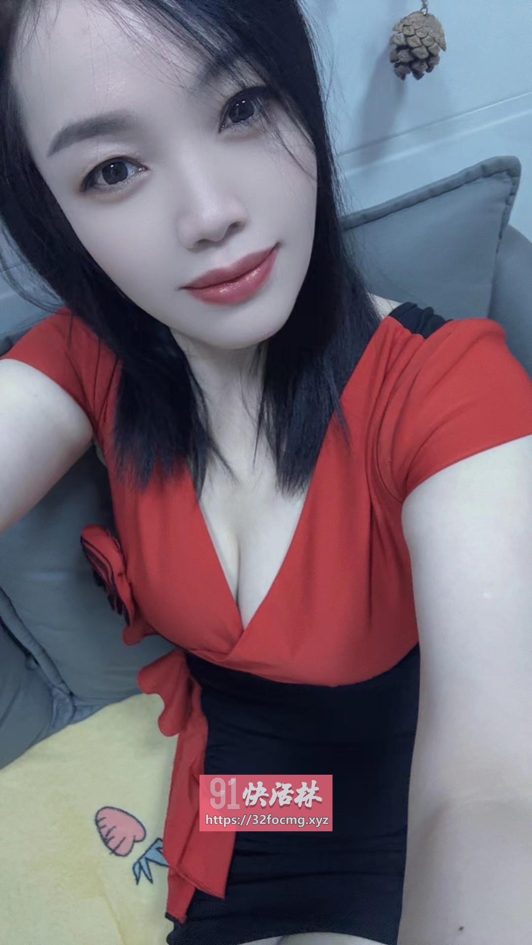 风骚蜜桃臀少妇花花
