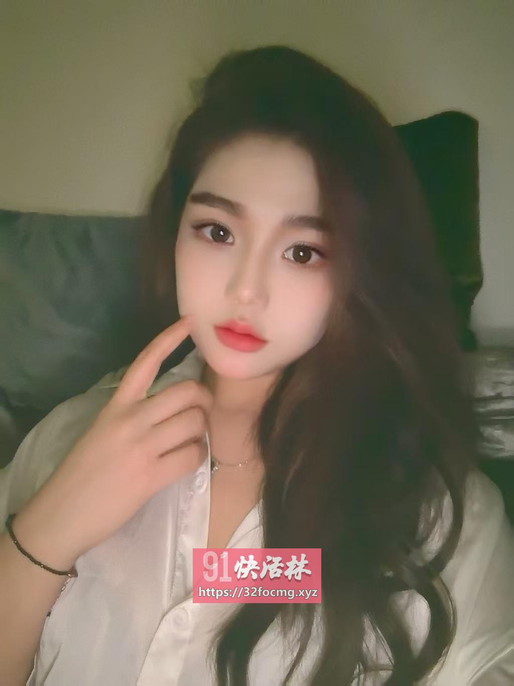服务贴心小姐姐