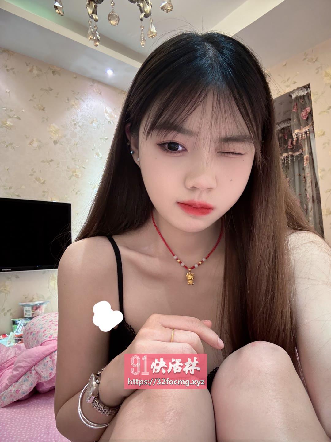 嫩妹温柔漂亮