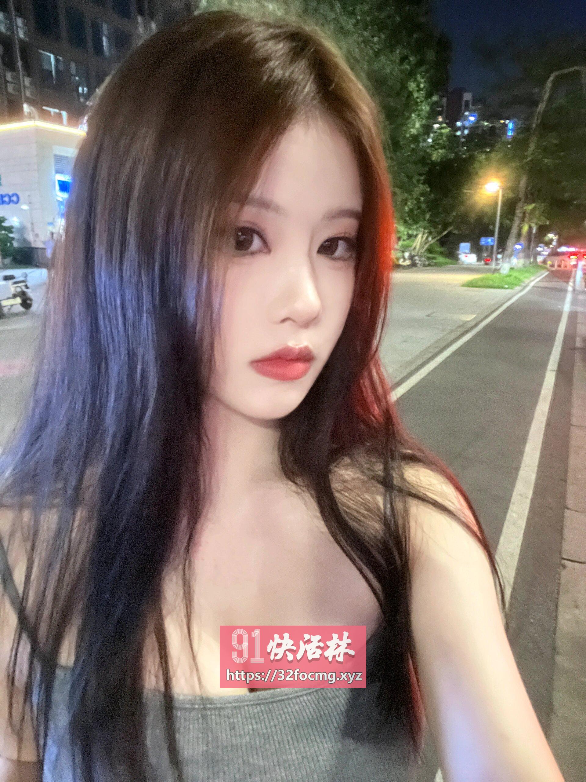 奶牛大胸妹波推技术很牛逼 会深喉