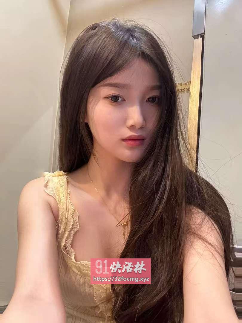 穿着黑丝高跟操
