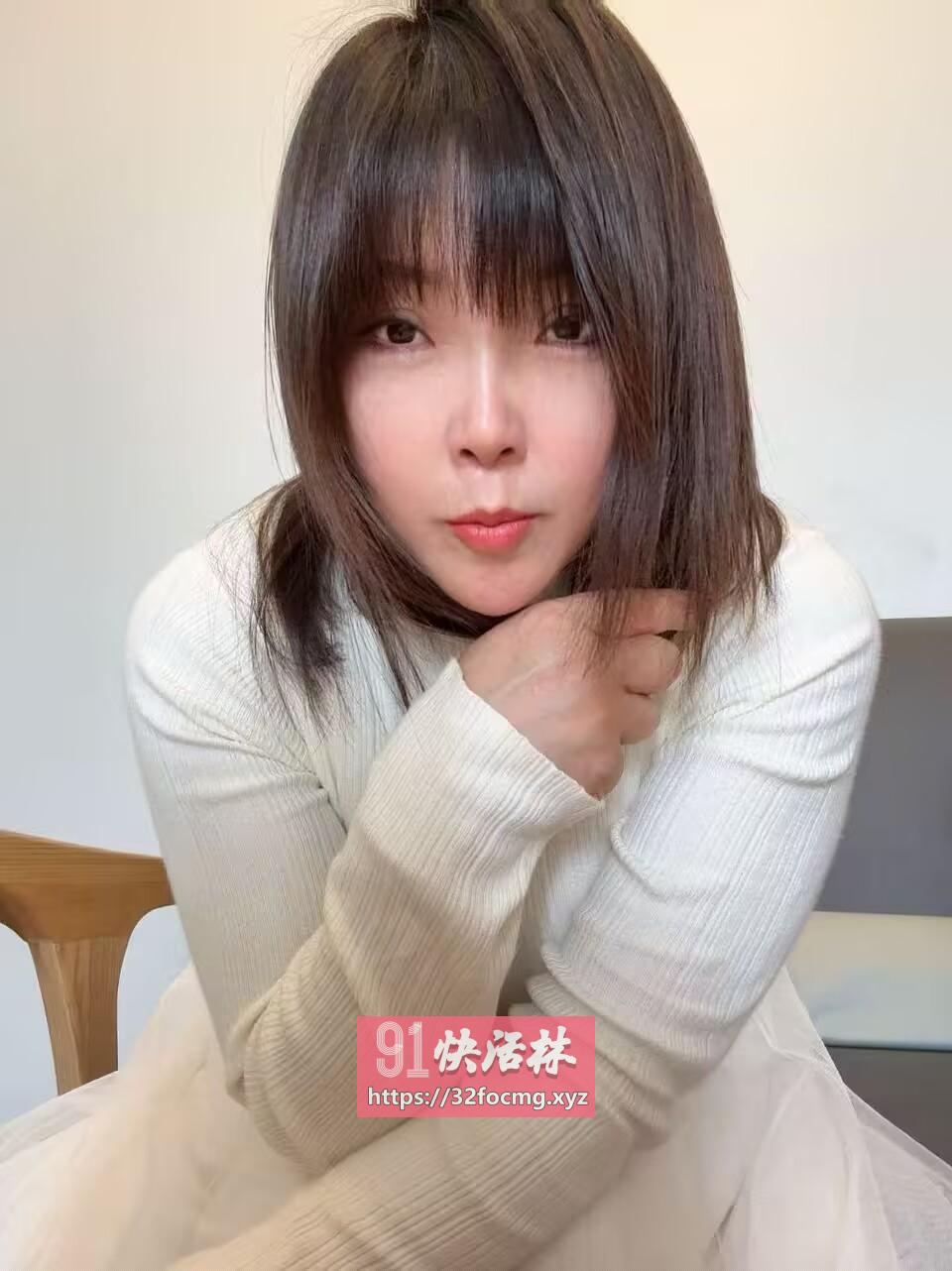 风骚抓龙筋少妇