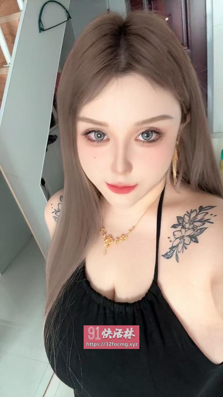 服务系风骚小妹身材火辣