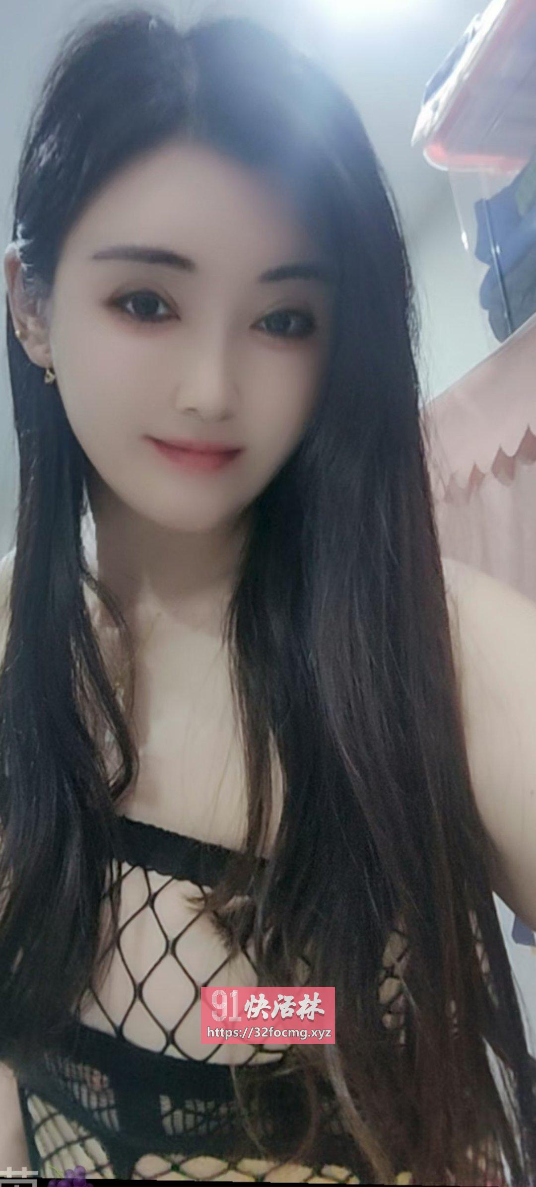 服务系肥臀风骚姐姐