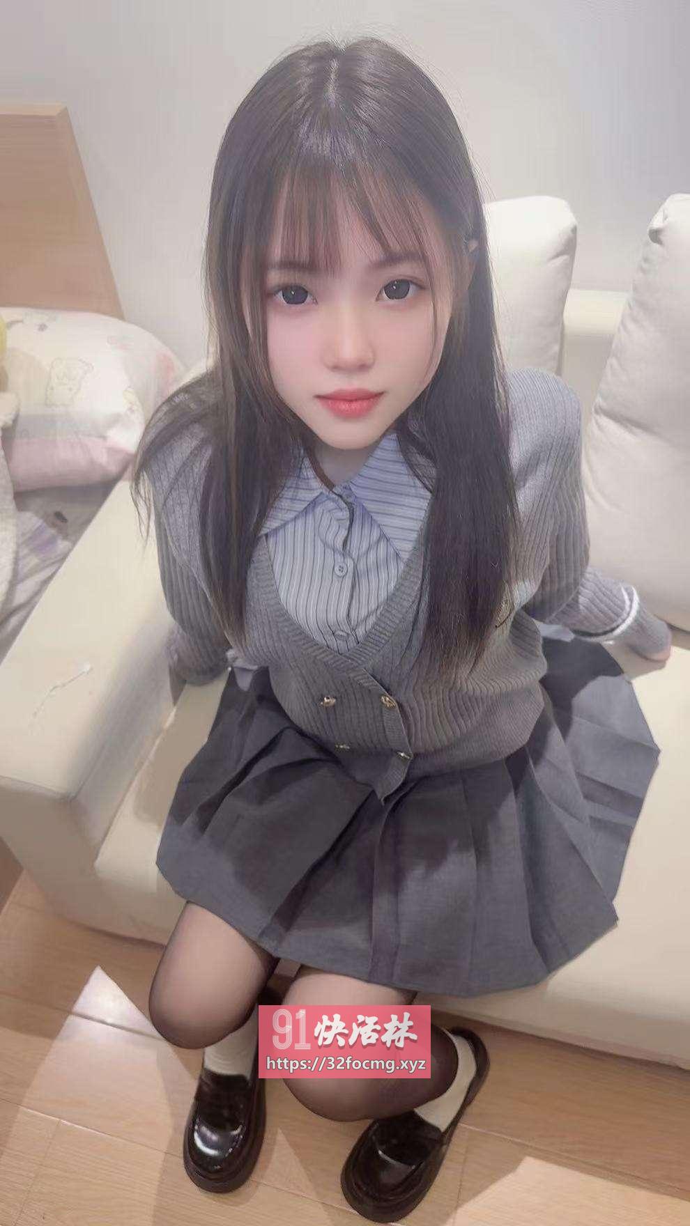 清纯羞涩新人小妹