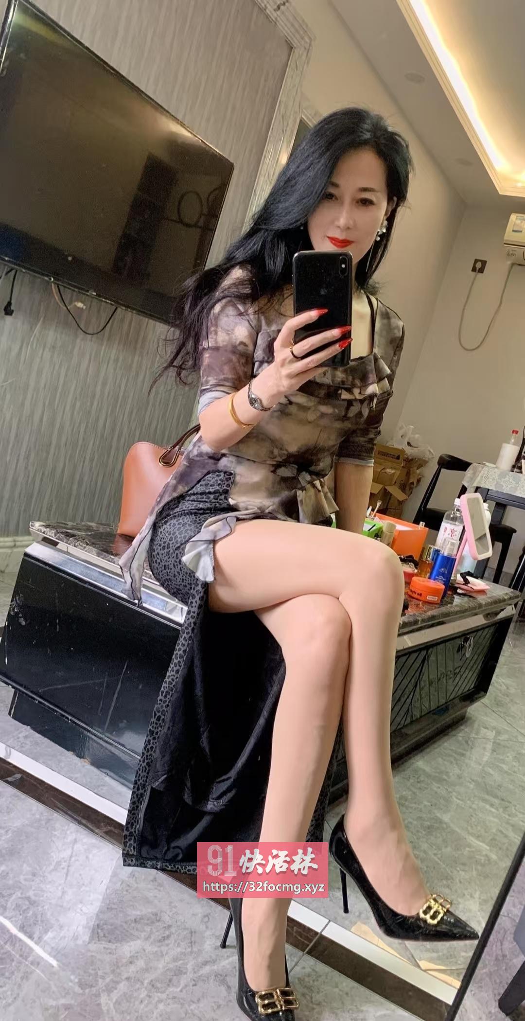 韵味御姐制服诱人口活一流