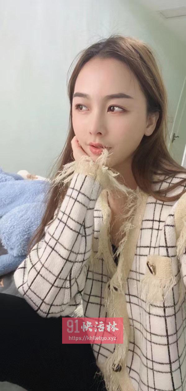 颜值年轻的广西小美女