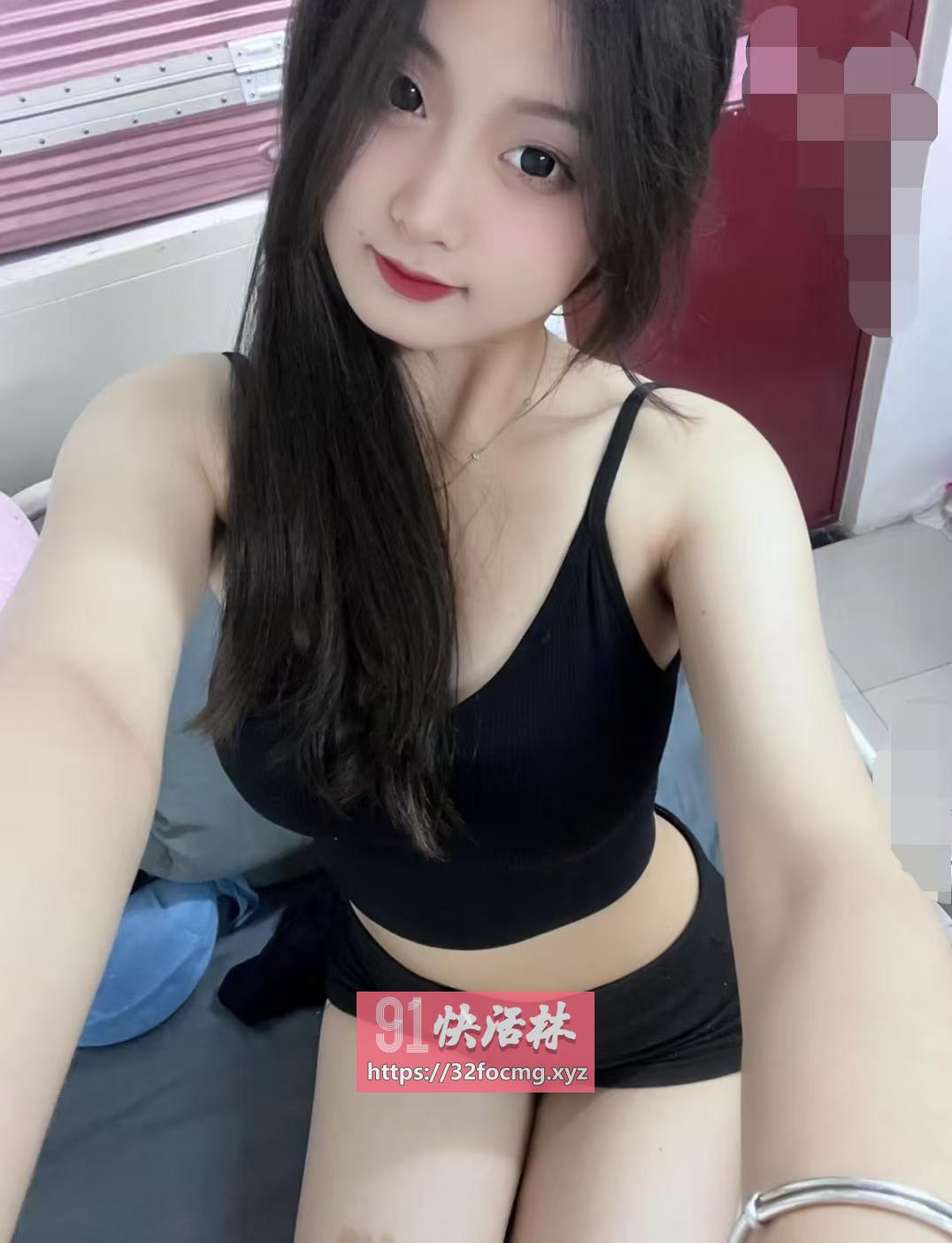 气质温婉火辣身材小姐姐