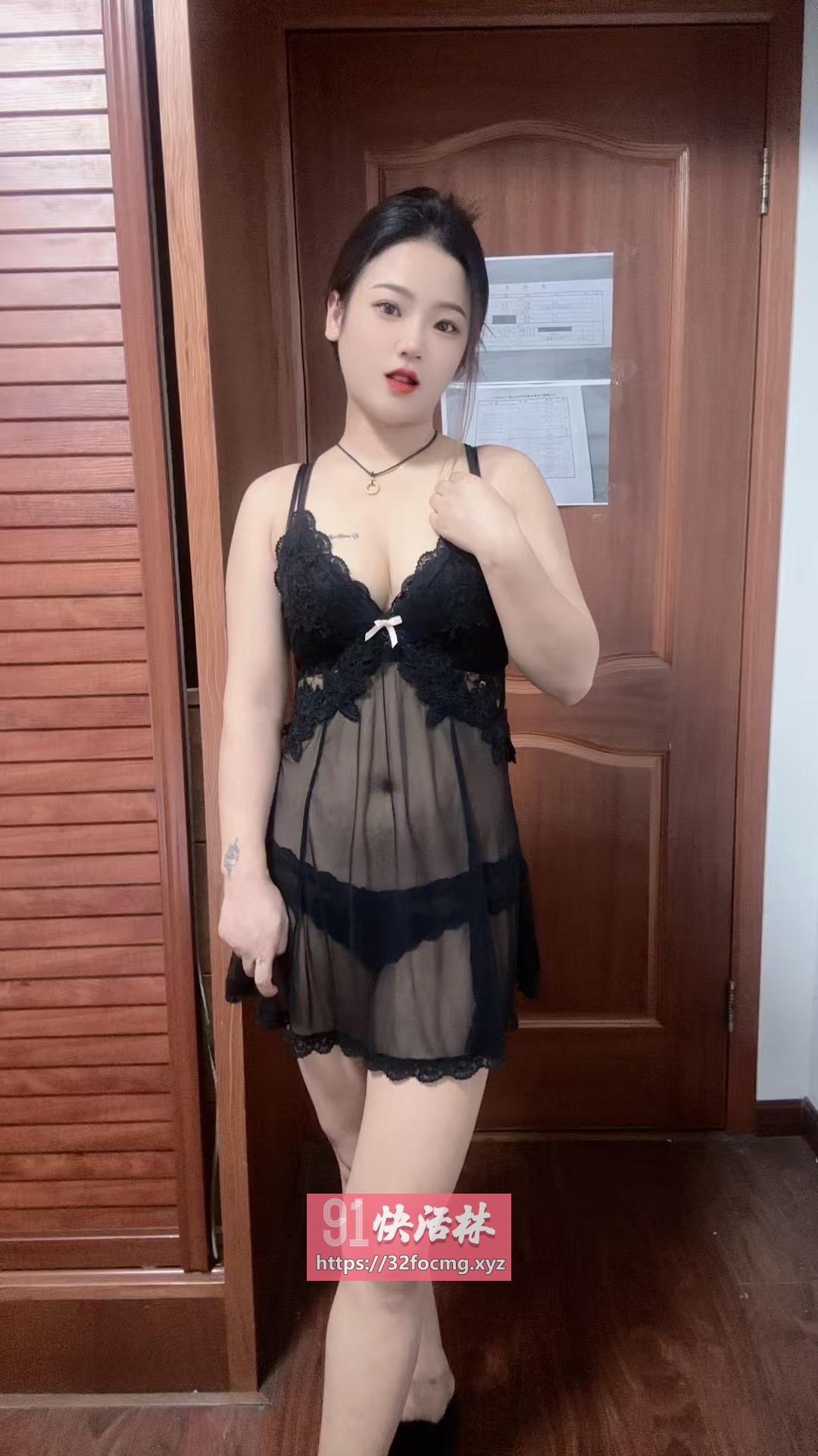 性感风骚挺配合的妹子