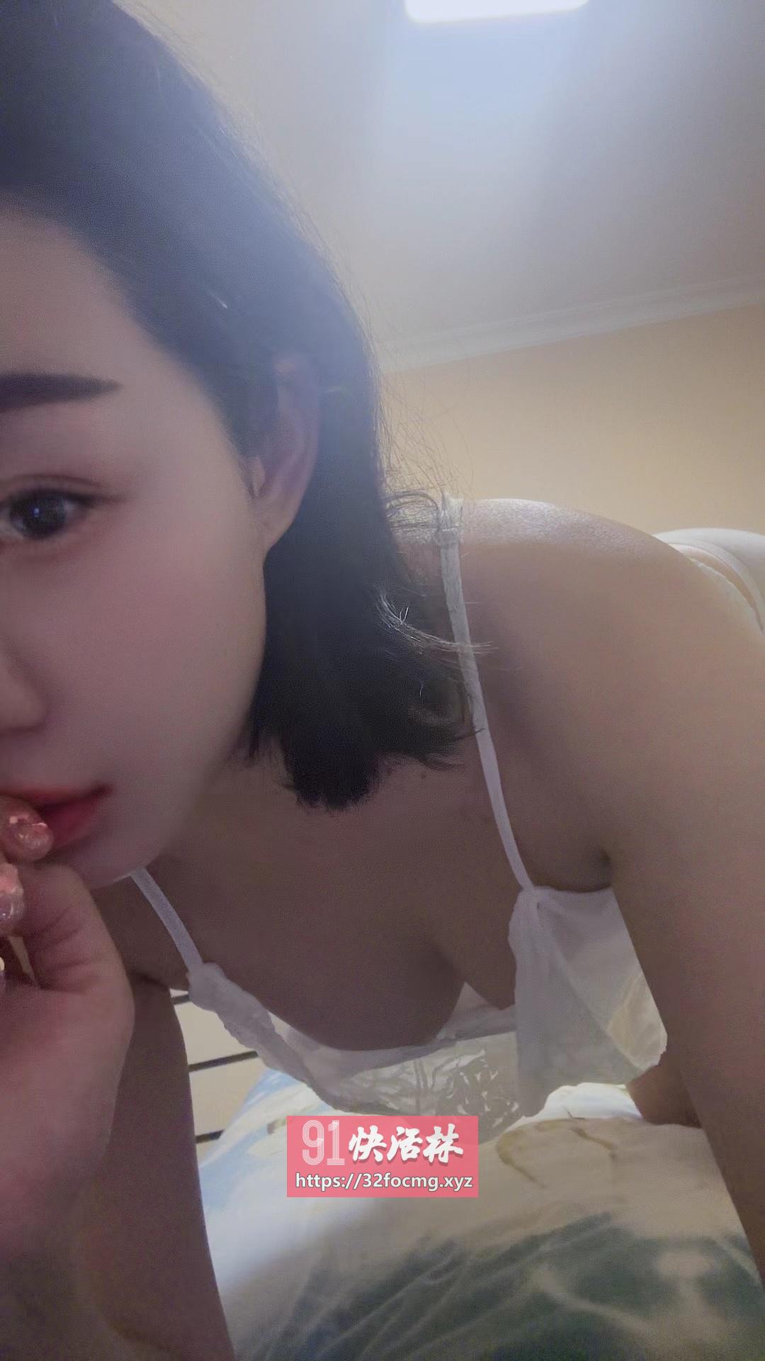 高颜值嫩妹短期兼职