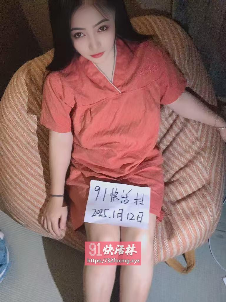 嘉定白皙迷人小姐姐