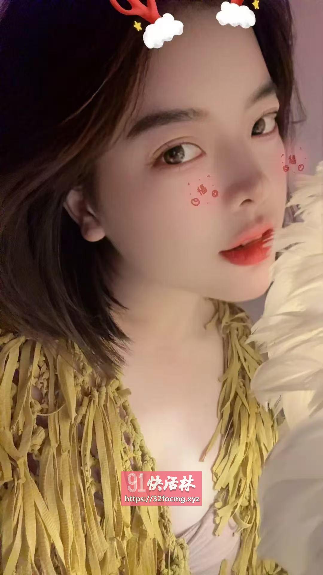 马群笑笑