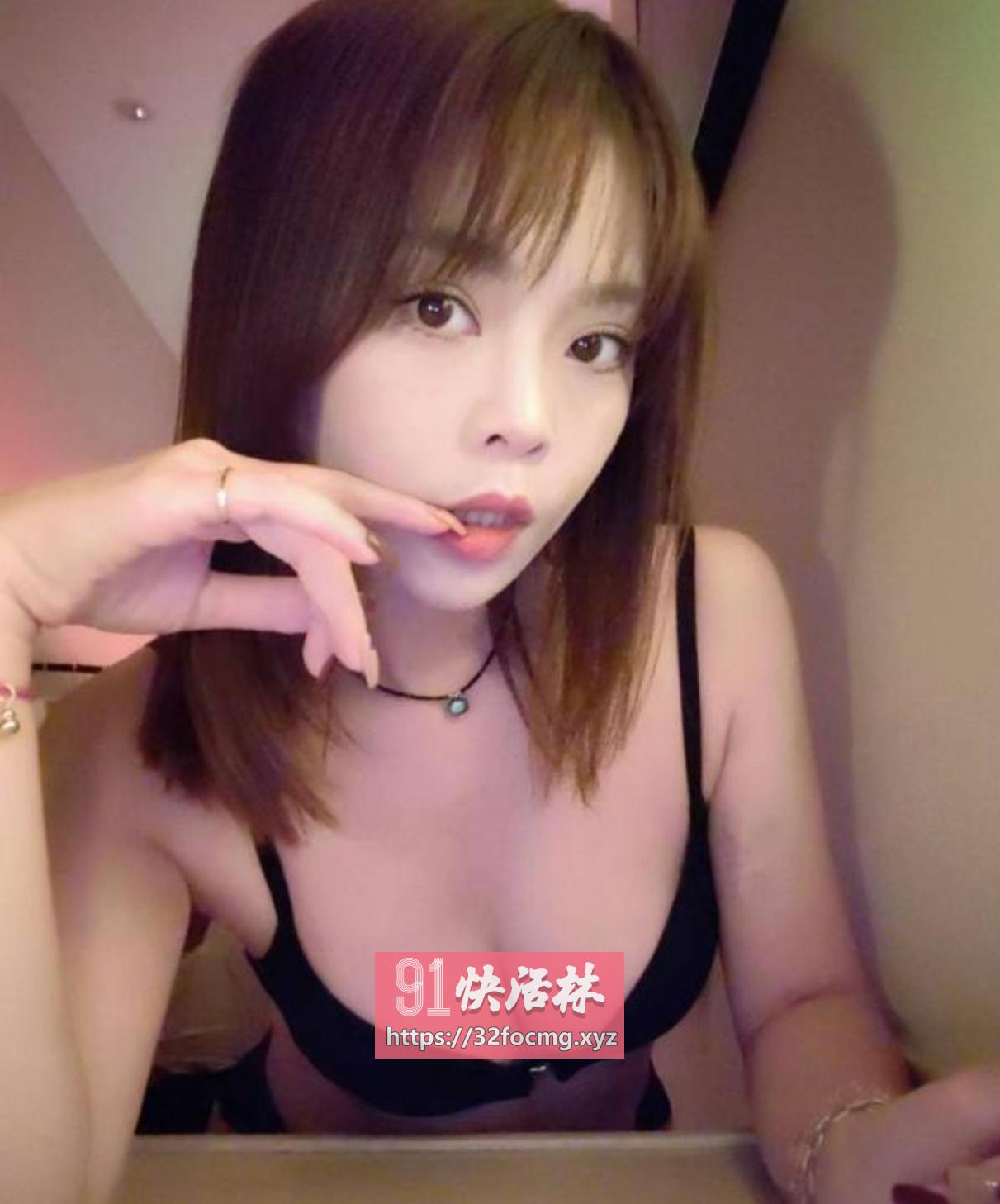 风骚肥臀妹子