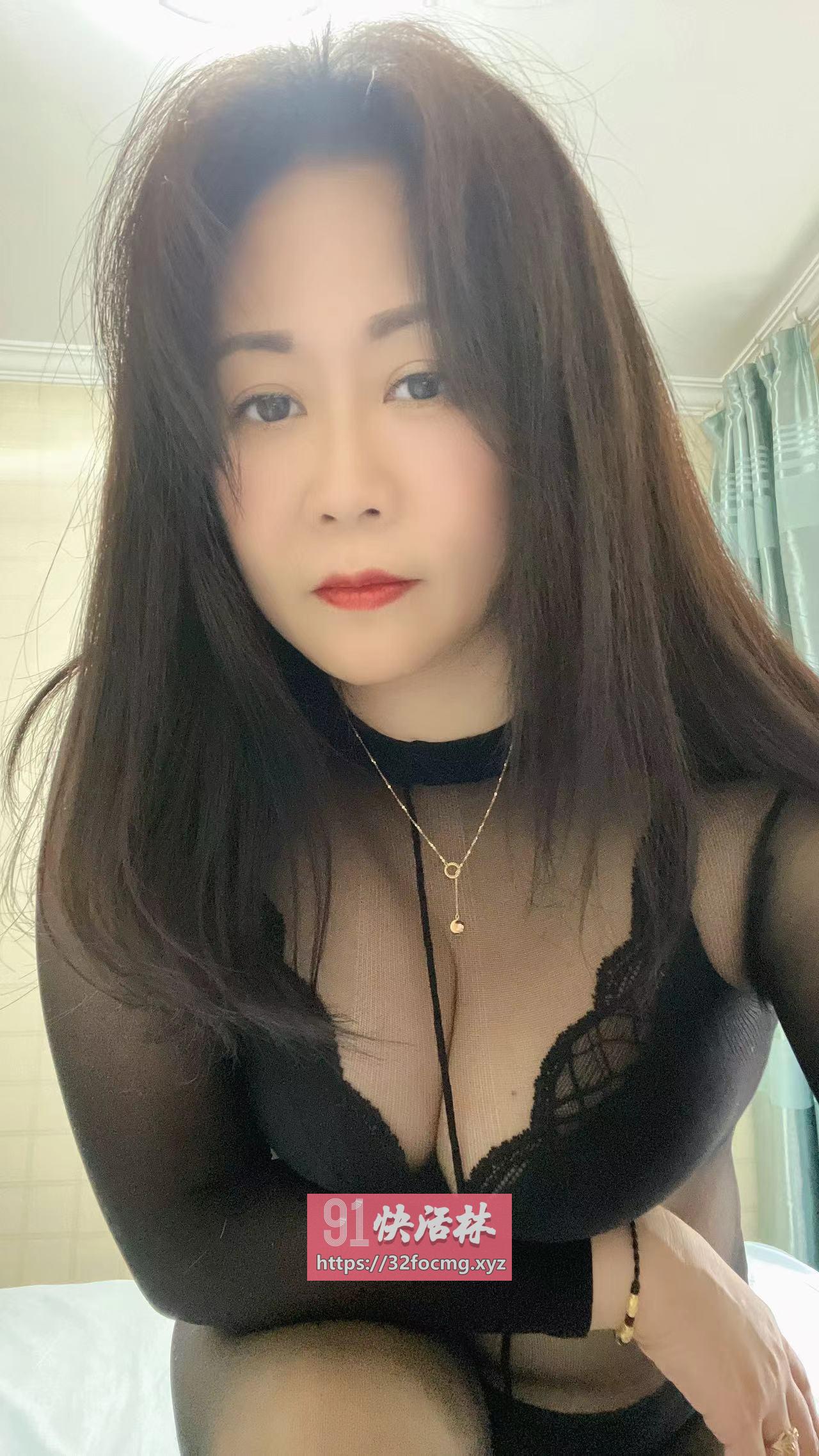 颜射熟女巨乳护士
