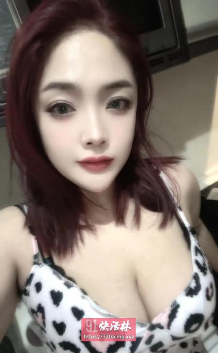 e奶美少妇悠悠