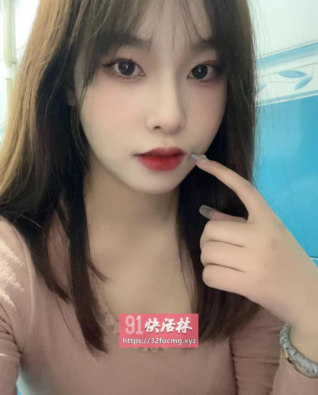 极品反差女友淫水多汁