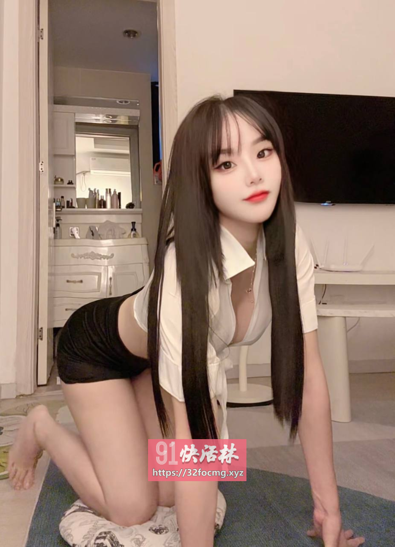 大长腿一线天小姐姐