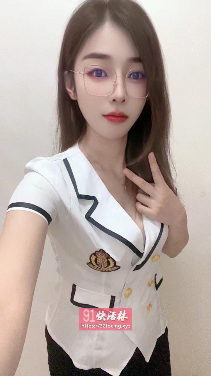 粉骚敏感体质白虎妹子 可SM内射