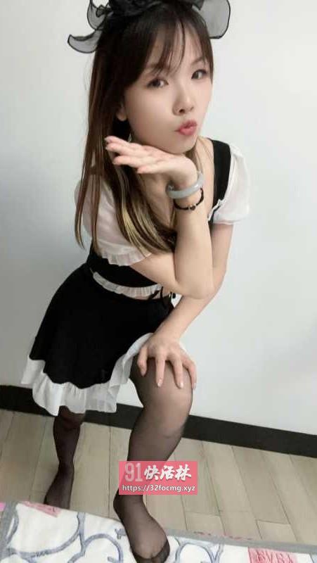 朝阳短裙制服小雅