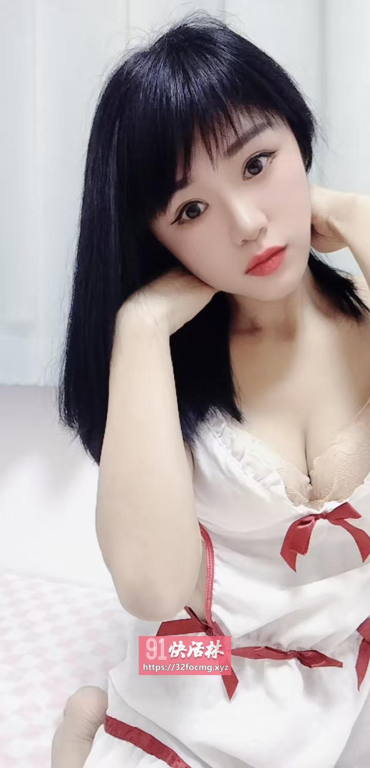 北京粉嫩骚逼娇小妹子