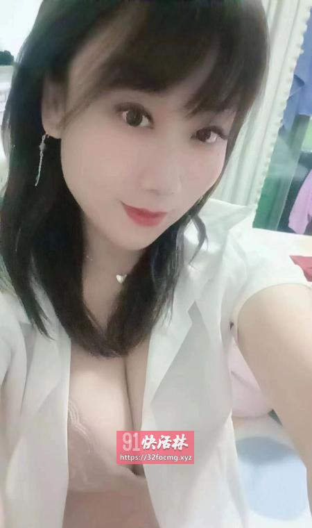 皮肤白活好奶子大