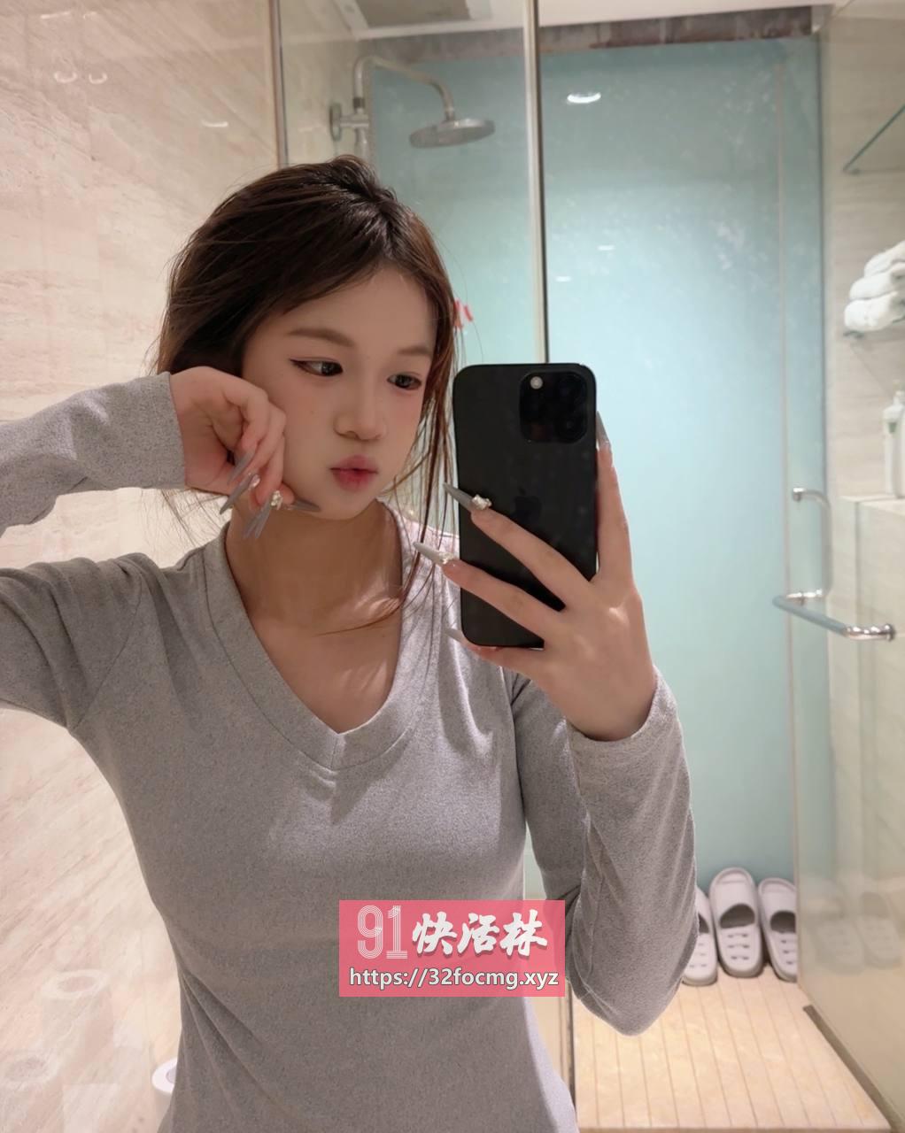 温柔白嫩水多嫩妹