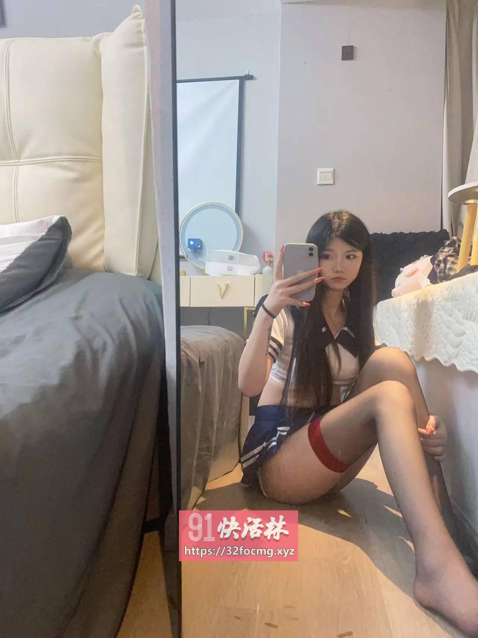 黑丝大长腿骚妹服务到位不催