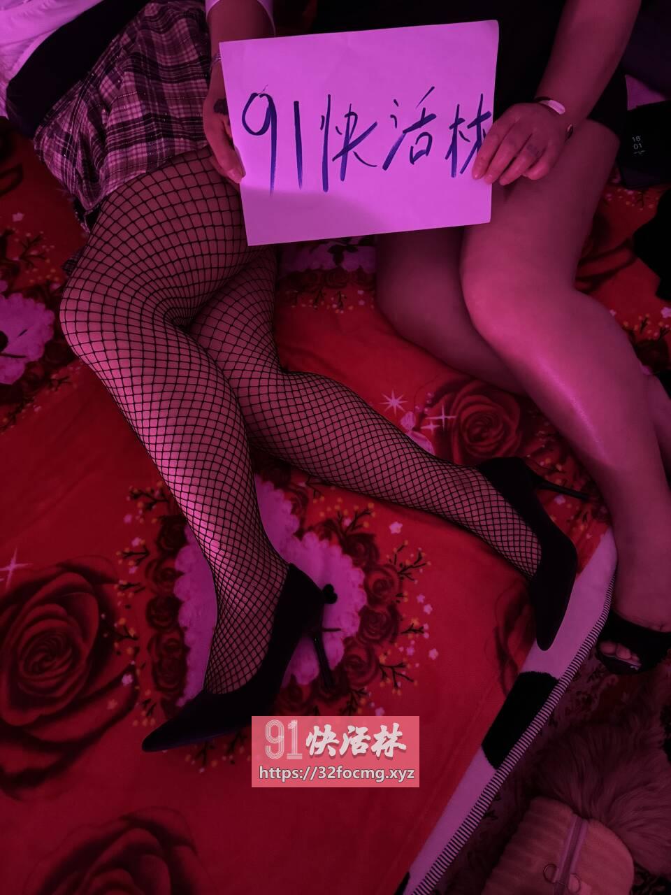 秦淮双飞熟女姐妹