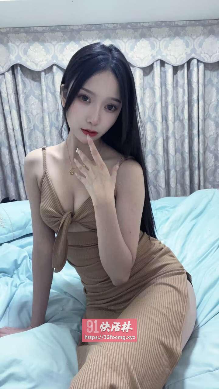 居家小姐姐长舌头超会舔