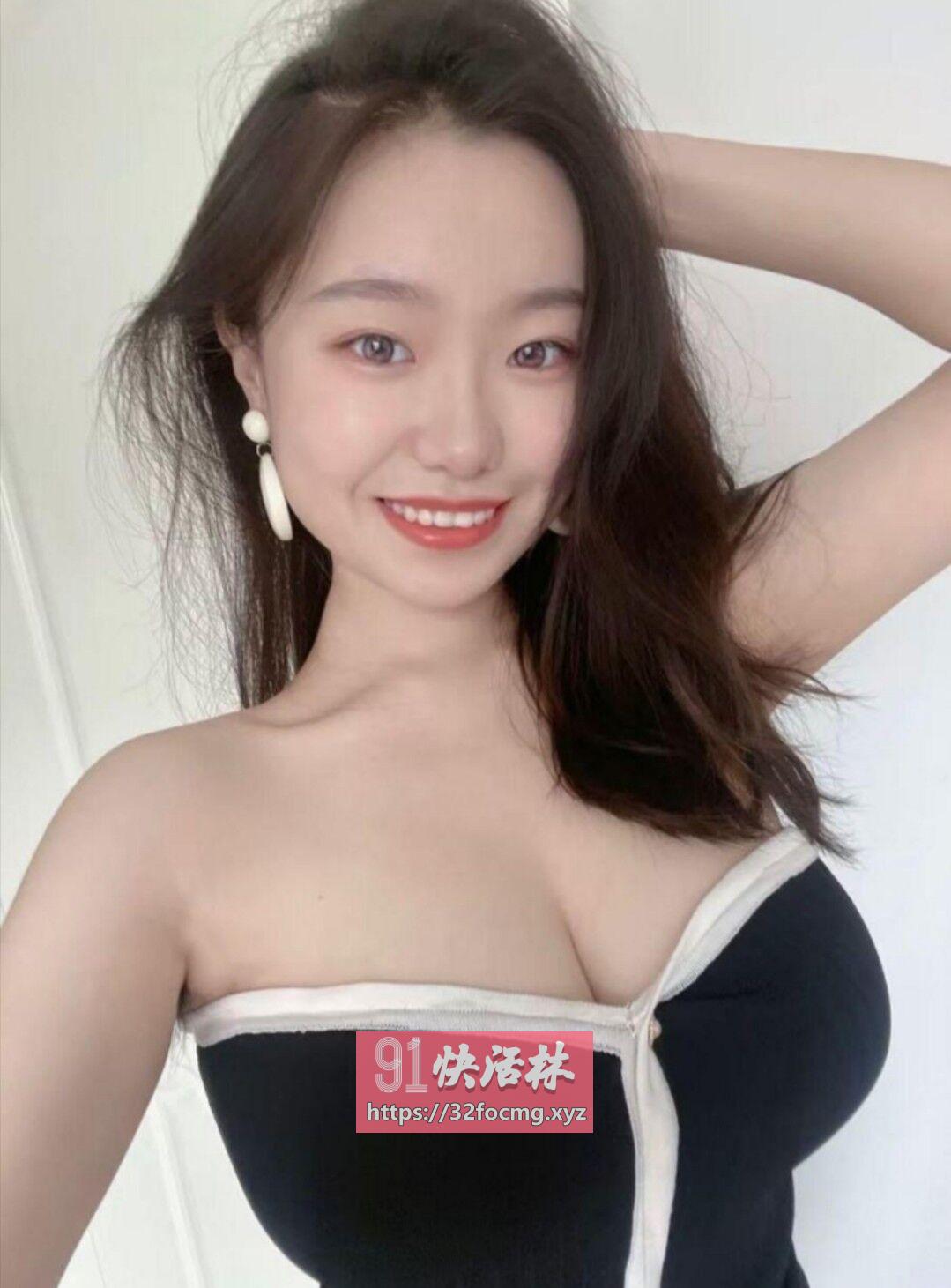 盐城甜美笑容大奶美女