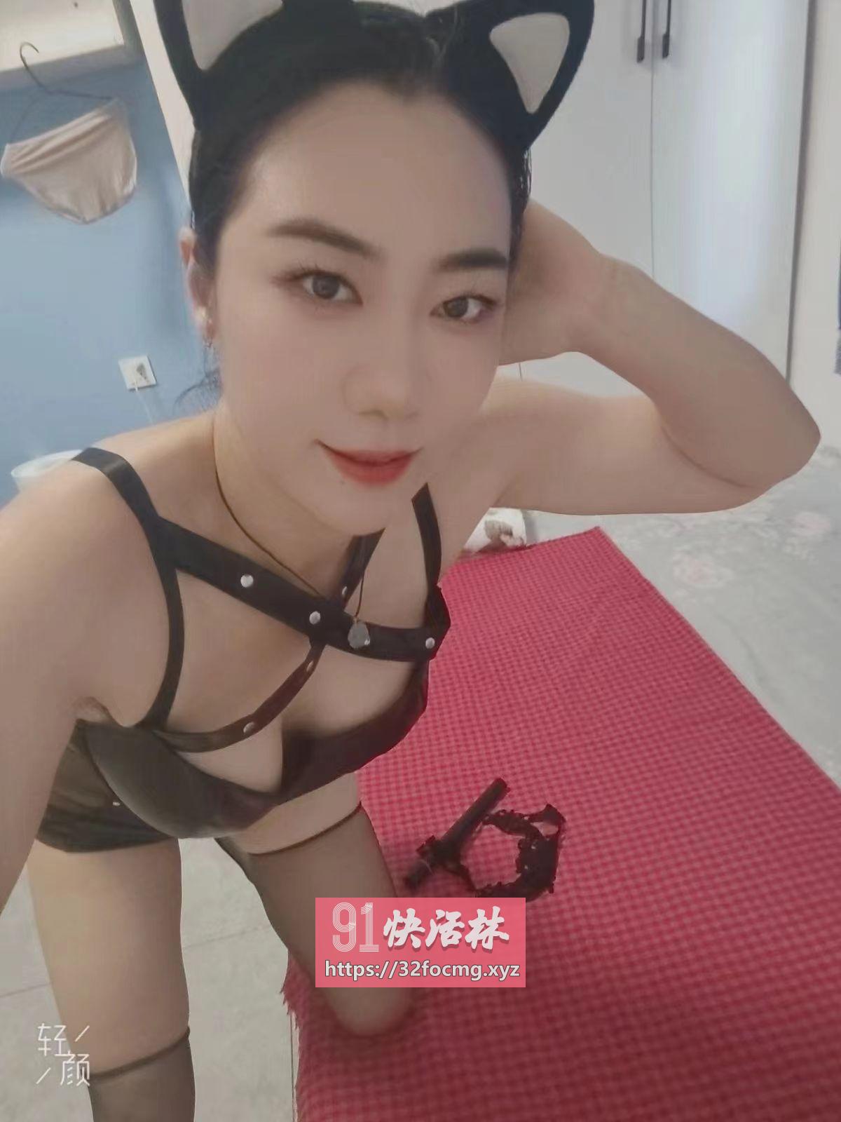 全能一线天少妇