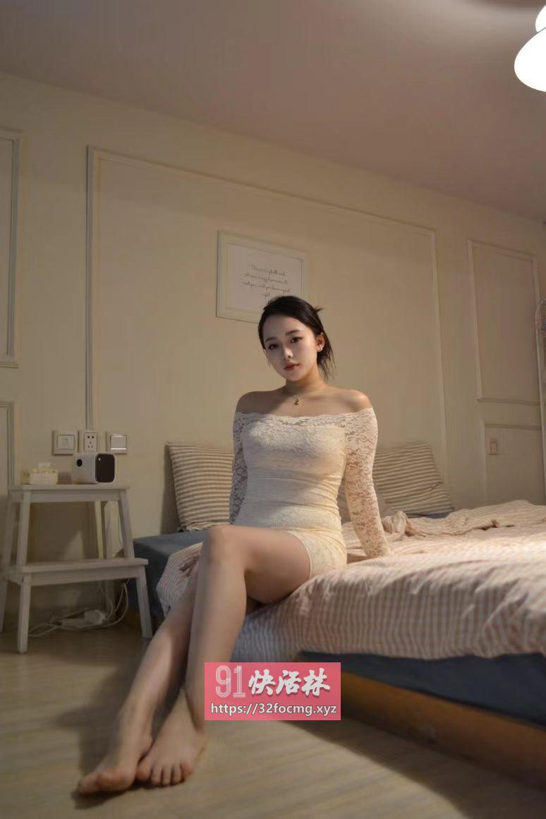 风骚胸大腿白逼紧