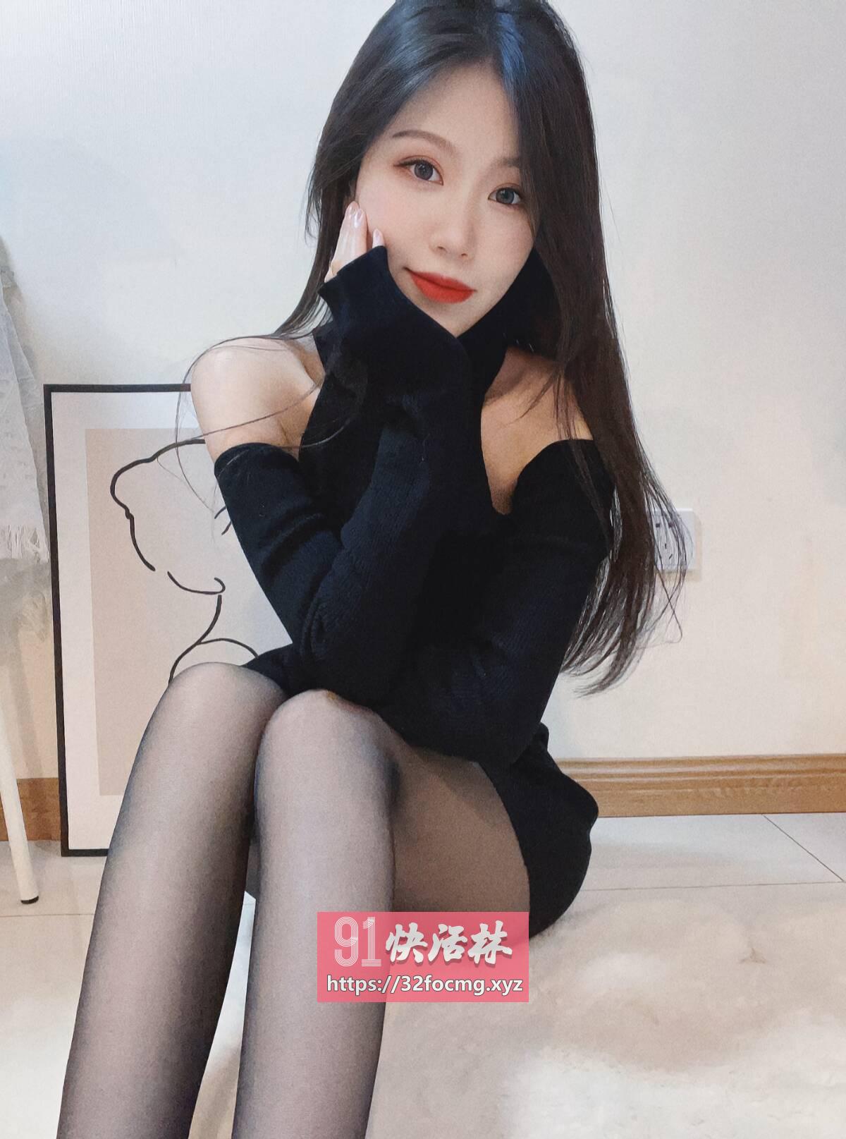 火辣性感黑丝姐姐