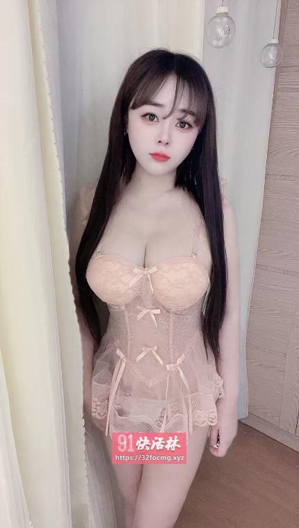 纯天然巨乳妹子