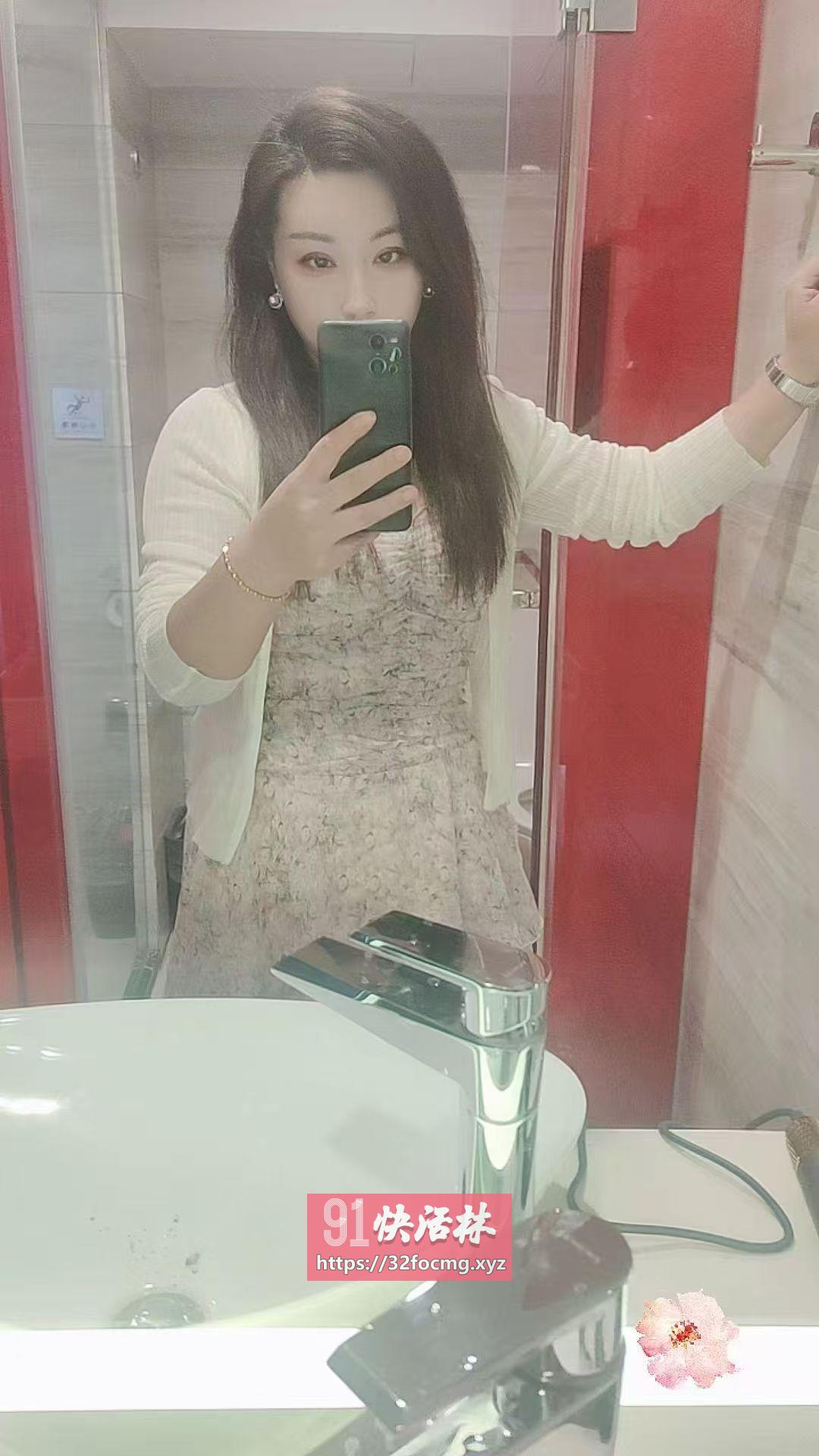 巨华世纪城泄火人妻