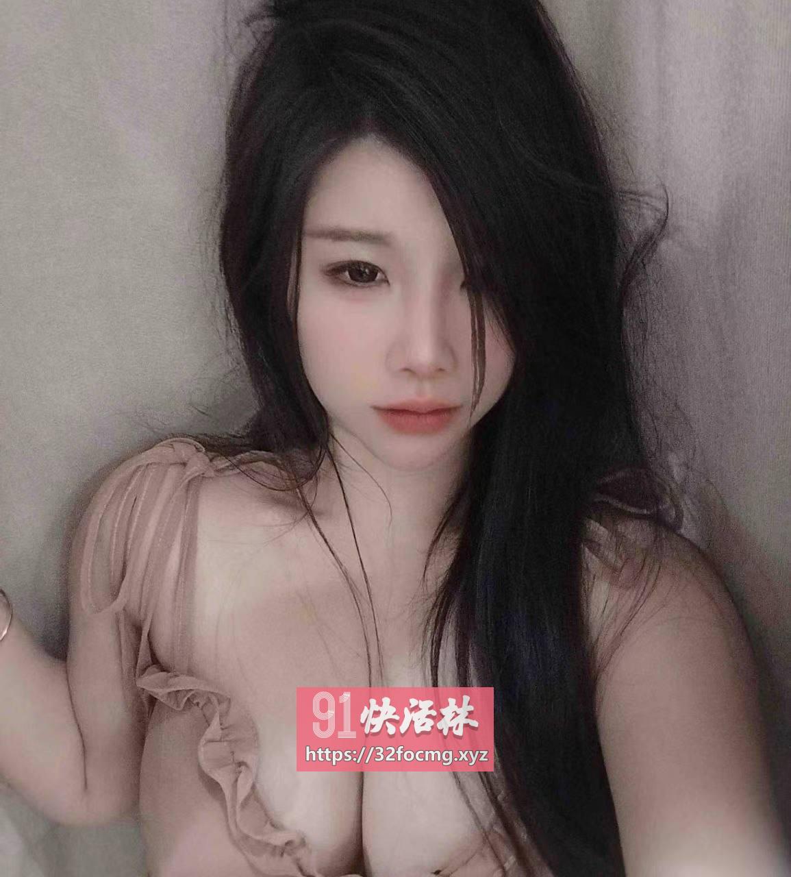 白云粉嫩大奶希希