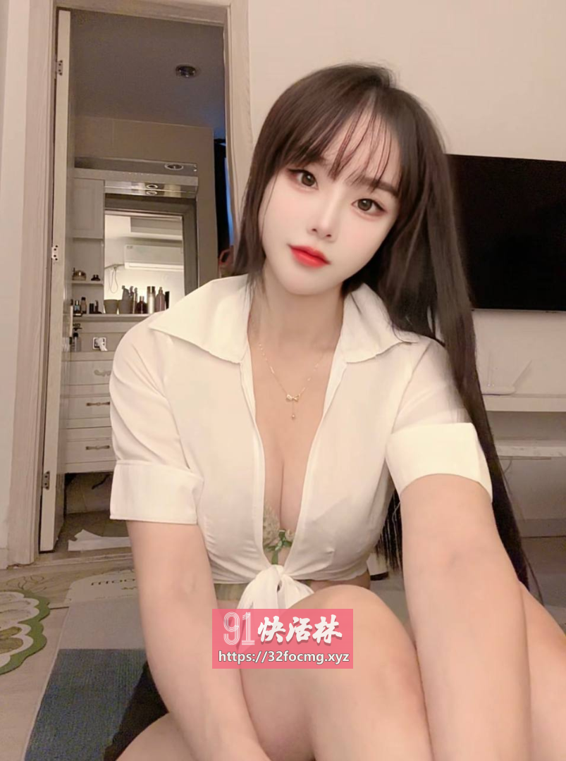 粉B饱满身材主动跪舔