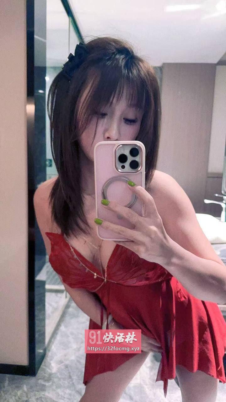 婺城翘臀骚妹子