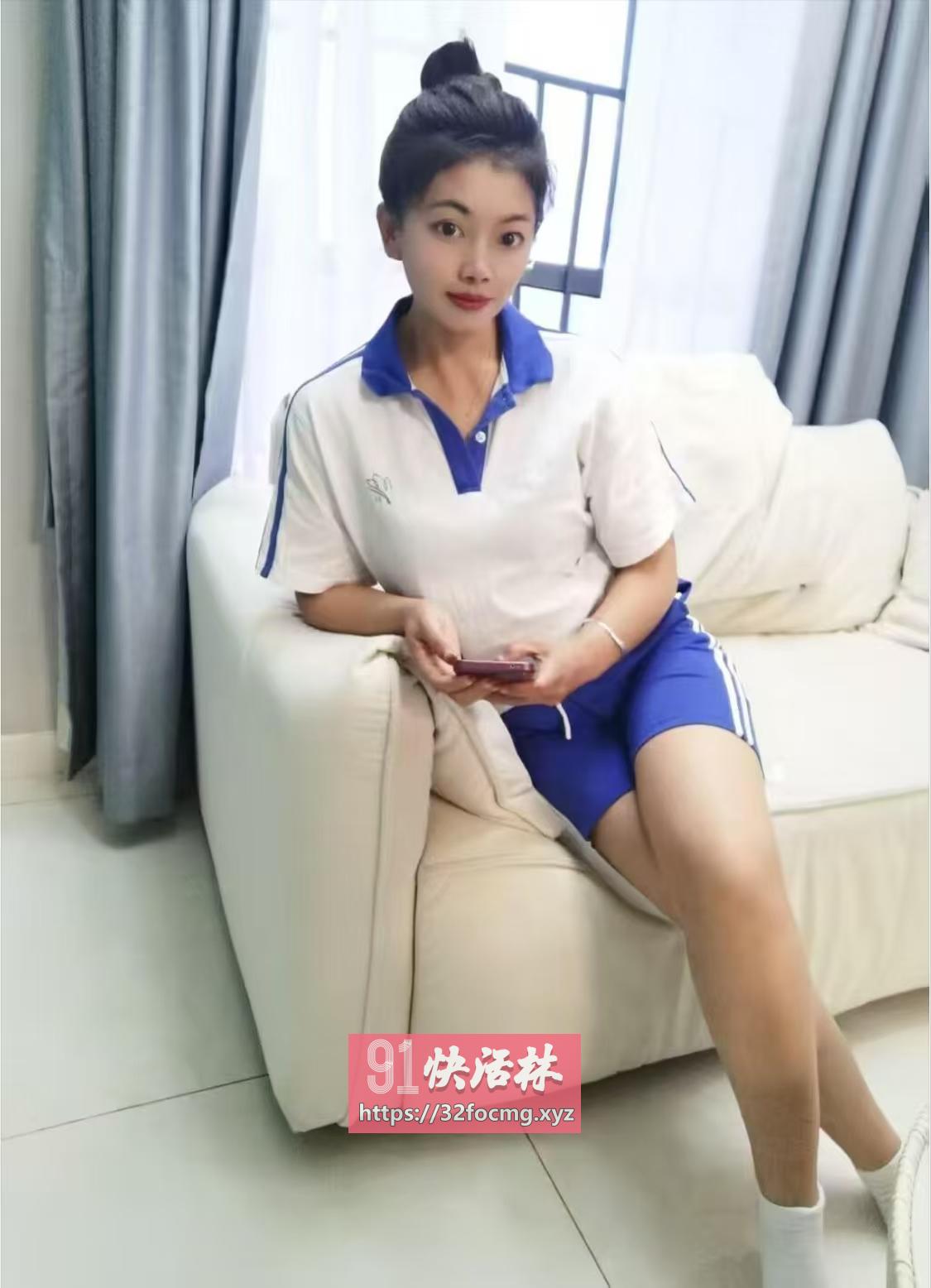 制服御姐小雪