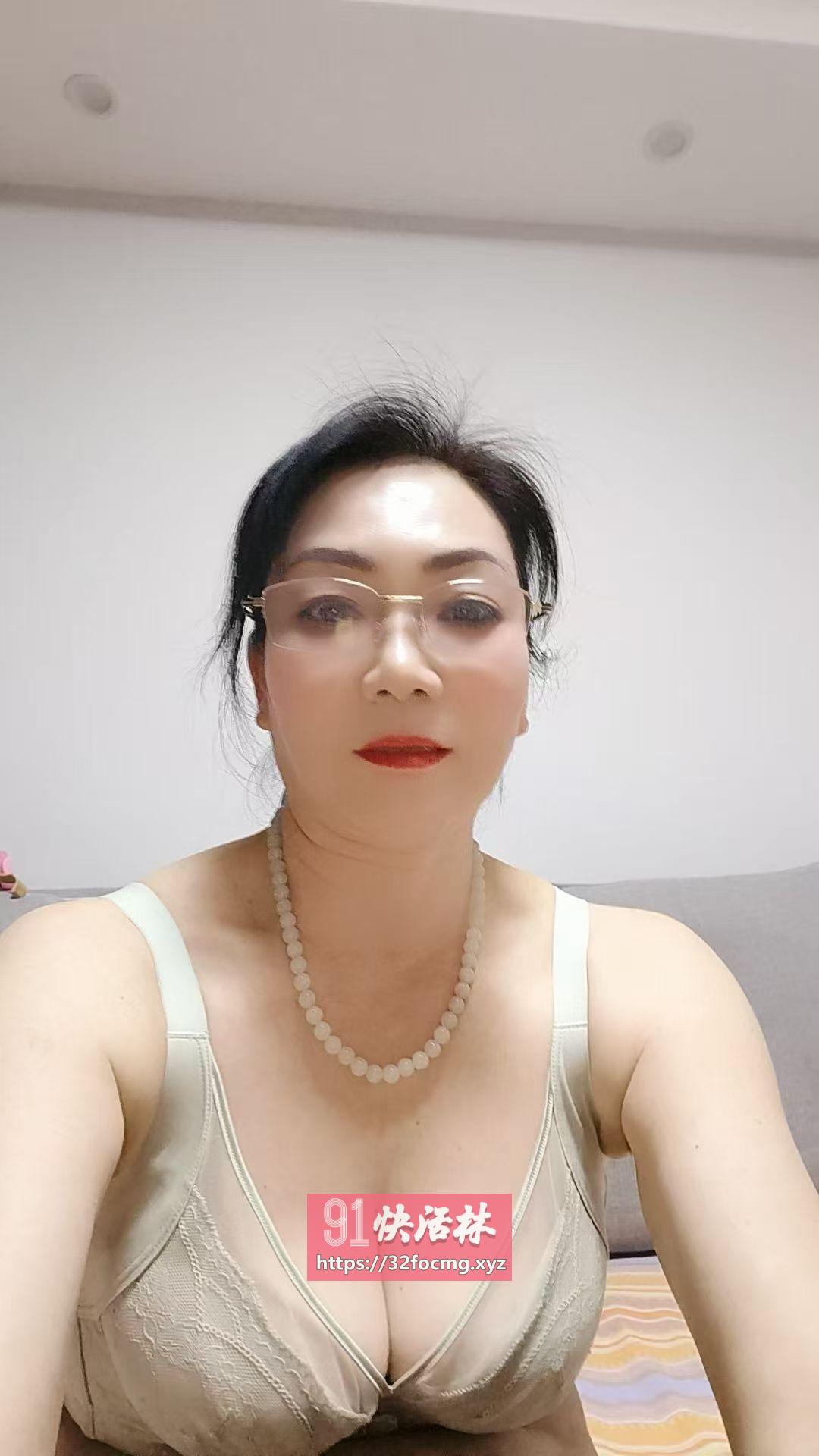 风韵犹存的大姐姐