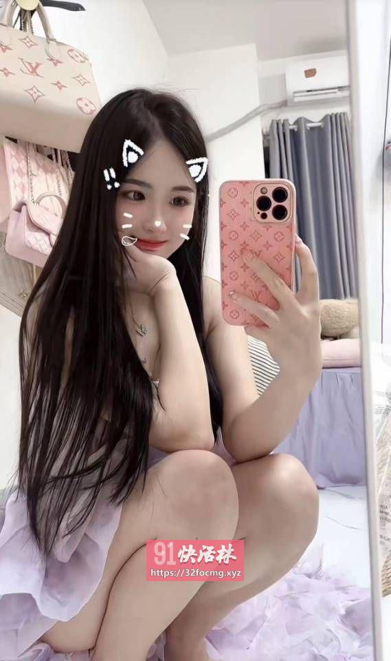 长相比照片好看，身材也很好，大长腿，大屁股