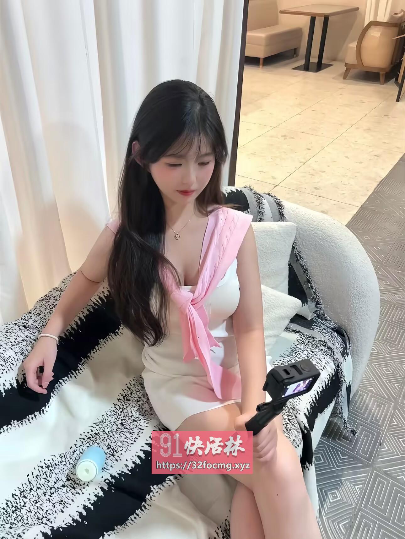 水多粉嫩小骚货