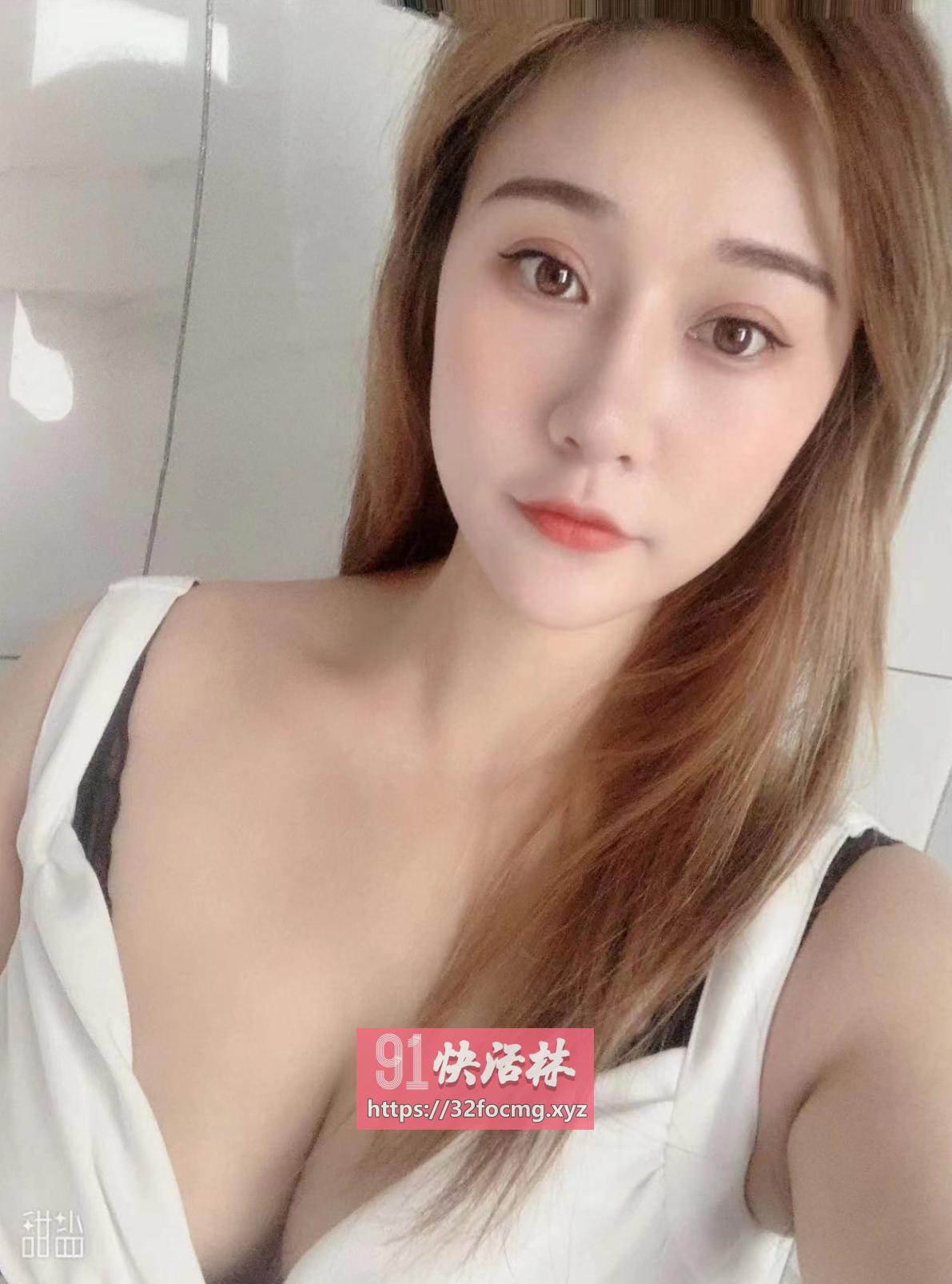 丰满肉感御姐