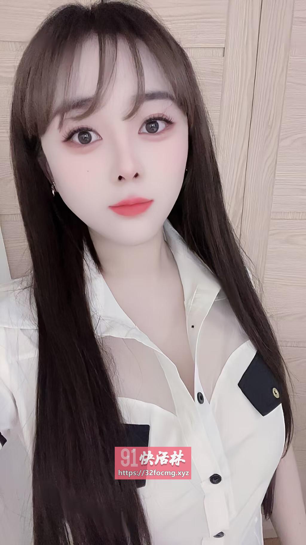 性感大长腿制服女郎