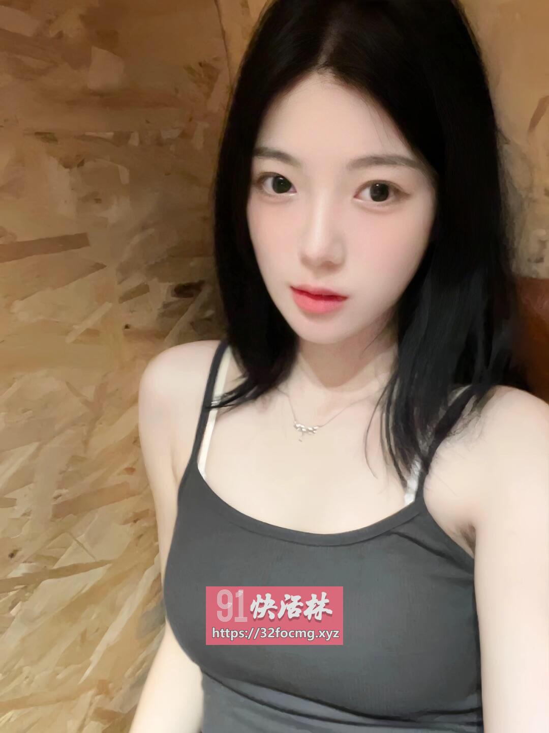 金水区后入丝袜大屁股骚逼