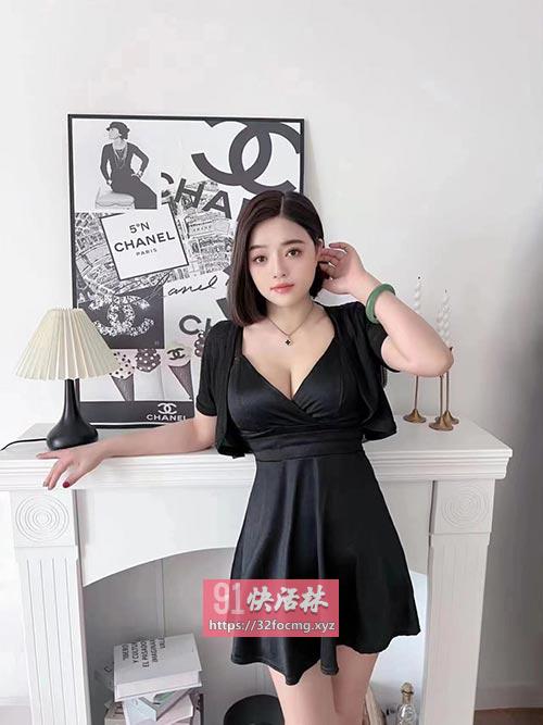 肤白貌美颜值老师